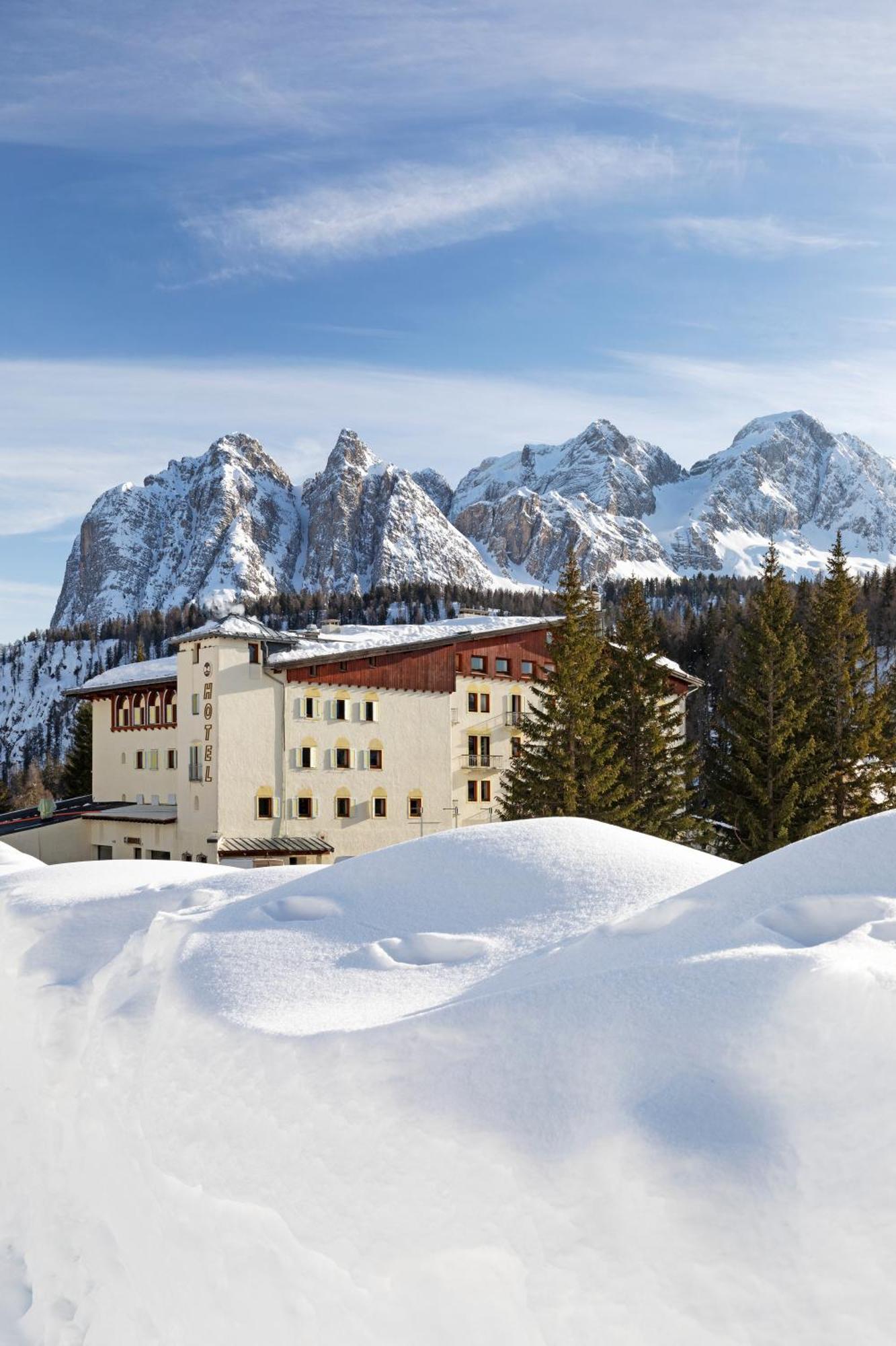 Hotel Hotel Passo Tre Croci Cortina Cortina D'Ampezzo, Italien - Jetzt ...